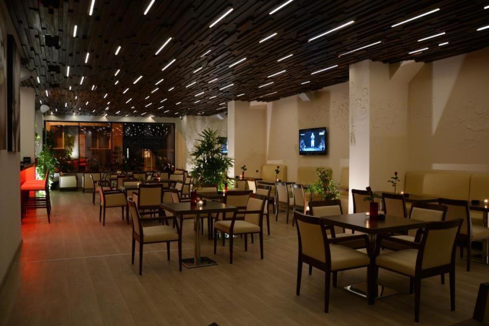 Zenti Plaza Hotel Drobeta Turnu Severin Exterior photo